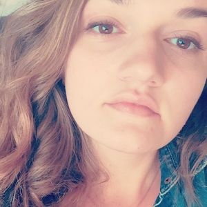 Meet your Posher, Alisha